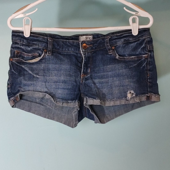 🦩 Garage Denim | Flirty Short-Short 🦩 - Picture 1 of 2